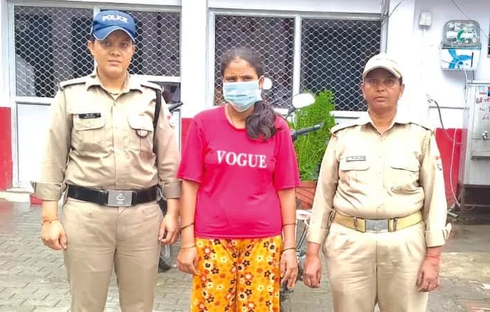 नाबालिग अपहरण, मारपीट औ जान से मारने की धमकी में महिला गिरफ्तार