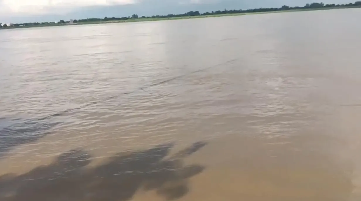 गंगा के बढ़ते जलस्तर से कानपुर में बढ़ी चिंता, चेतावनी बिंदु से 20 सेंटीमीटर ऊपर बह रही नदी