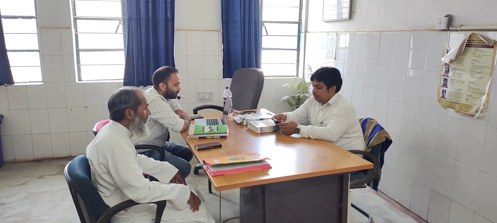 नवादा में पिटाई के विरुद्ध चिकित्सको की हड़ताल,72 घंटे से अस्पताल की ओपीडी सेवा बंद
