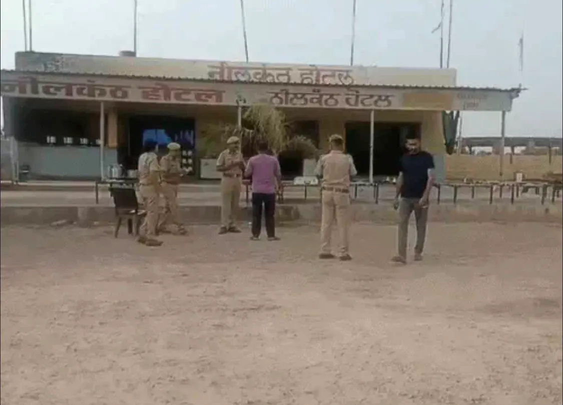 खाना परोसने में देरी पर होटल संचालक को मारी गोली, जोधपुर ले जाते समय एंबुलेंस पलटी; मौत