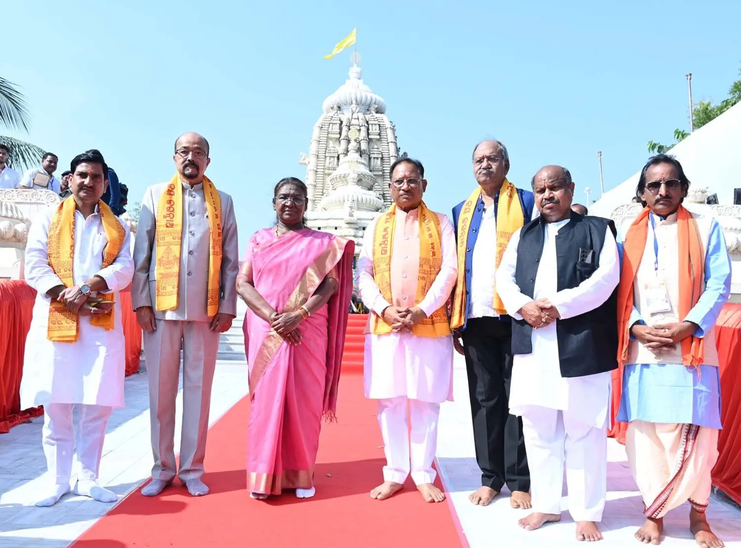 छत्तीसगढ़ दौरे पर राष्ट्रपति मुर्मु ने महाप्रभु श्री जगन्नाथ भगवान के किए दर्शन