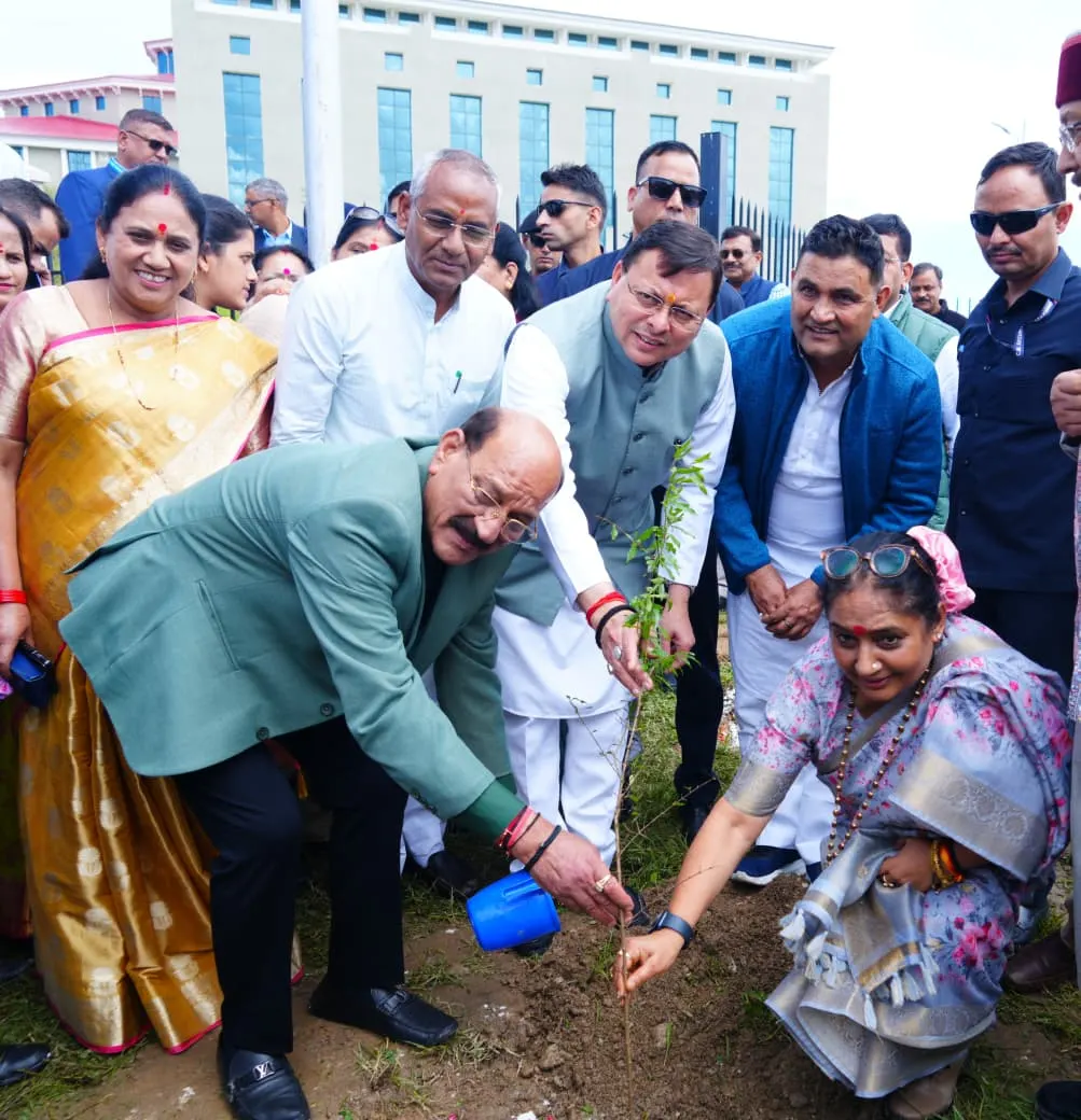 मुख्यमंत्री और विधानसभा अध्यक्ष ने 'एक पेड़ मां के नाम' अभियान के तहत किया पौधरोपण