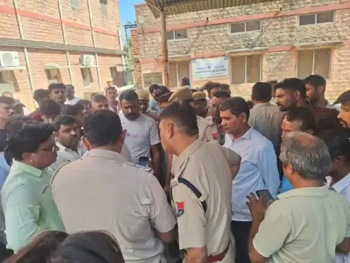 किराना व्यापारी की संदिग्ध मौत, हाईवे पर मिला शव