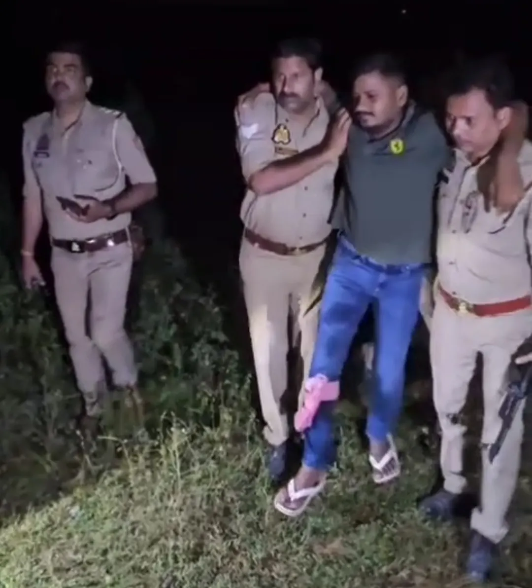 शातिर असलहा तस्कर सुन्दरम उपाध्याय मुठभेड़ में घायल , अवैध हथियार और नकदी बरामद