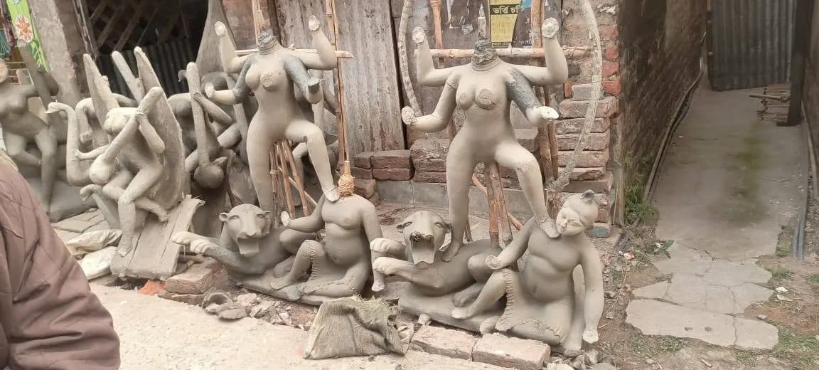 प्रतिमाओं की तोड़फोड़ पर महिषादल में राजनीति गर्म, जांच में जुटी पुलिस