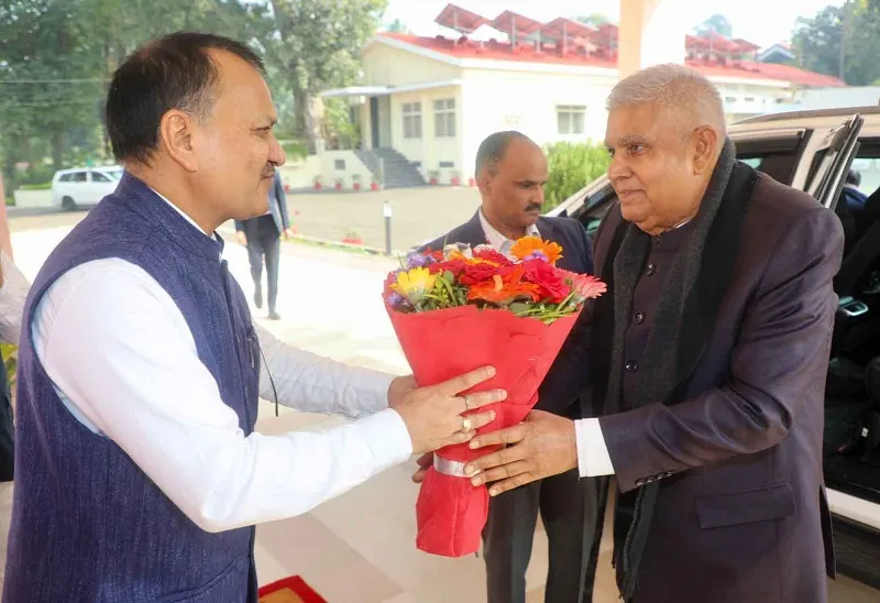 पूर्व उपराष्ट्रपति धनखड़ पहुंचे भोपाल, पुस्तक विमोचन समारोह में होंगे शामिल