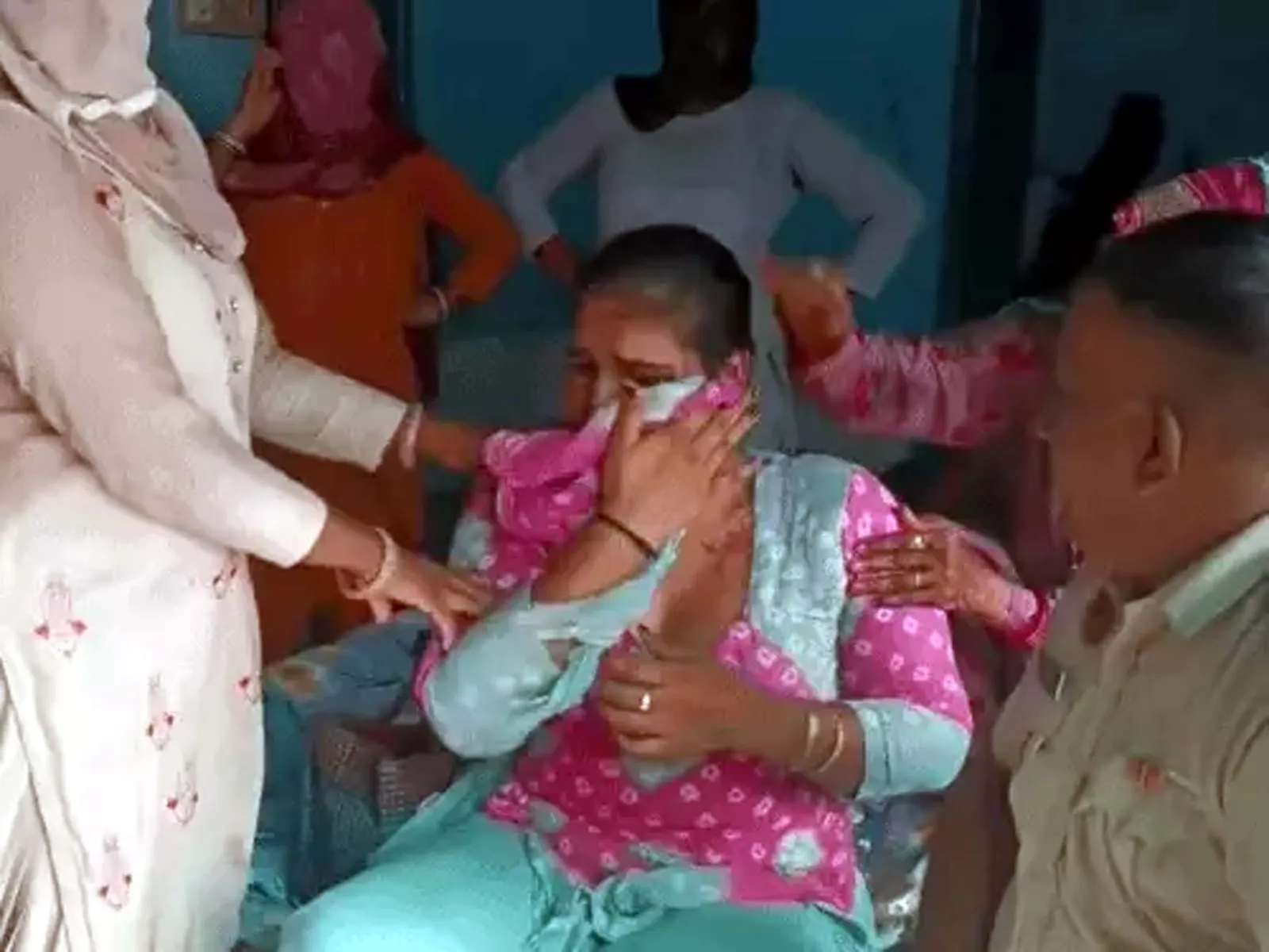 हिसार में किन्नरों की जबरदस्ती से परेशान परिवार ने बुलाई पुलिस