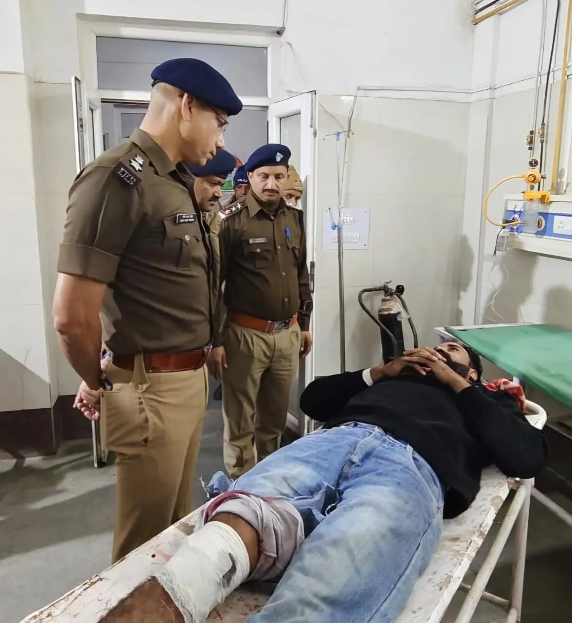 पुलिस मुठभेड़ में 25 हजार का इनामी बदमाश घायल