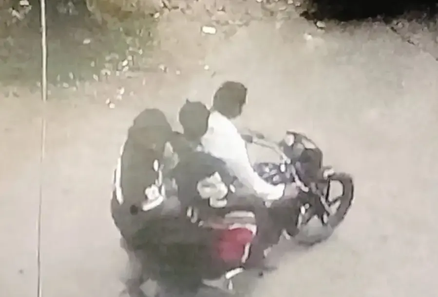 पूर्वी सिंहभूम के बिरसानगर थाना क्षेत्र में दिनदहाड़े 10 लाख रुपये की लूट