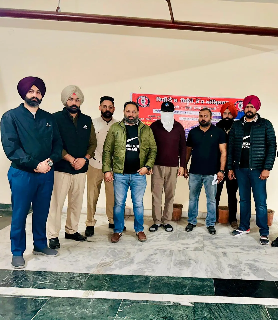 बटाला नगर निगम के आयुक्त को 50 हजार रुपये रिश्वत लेते रंगे हाथों किया गिरफ्तार