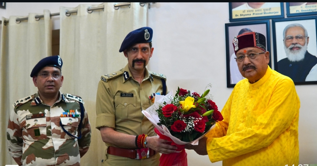 आईटीबीपी के आईजी ने पर्यटन मंत्री काे दी चारधाम यात्रा के दाैरान सुरक्षा प्रबंधन की जानकारी