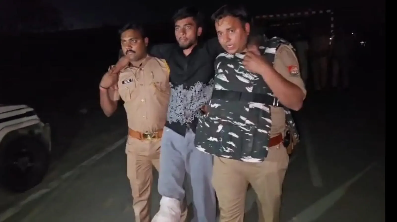 पुलिस और लूटेरों के बीच मुठभेड़, दो गिरफ्तार