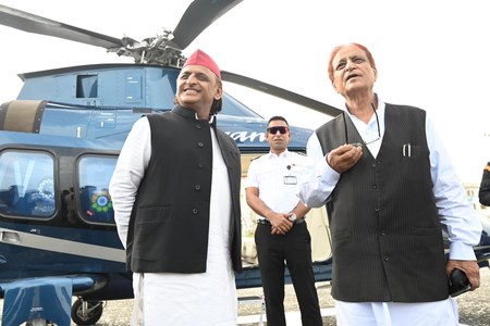 बिहार चुनाव के लिए समाजवादी पार्टी ने जारी की स्टार प्रचारकों की लिस्ट, आजम खान का नाम शामिल