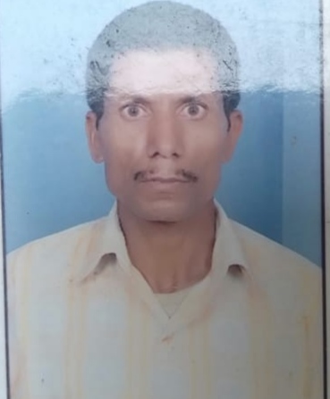 प्राइमरी स्कूल में अधेड़ का शव मिलने से हड़कंप