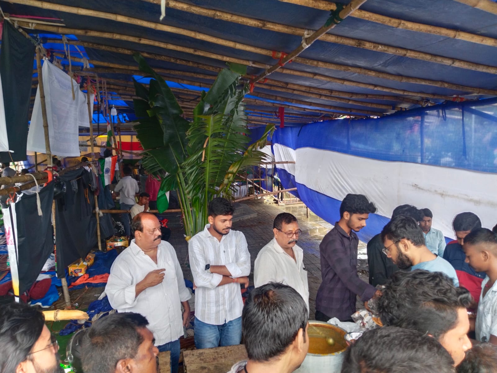छात्र आंदोलन को मिला सामाजिक संबल: रांची में अभ्यर्थियों के समर्थन में उतरी राष्ट्रीय परशुराम युवा वाहिनी, लगाए जलपान के स्टॉल
