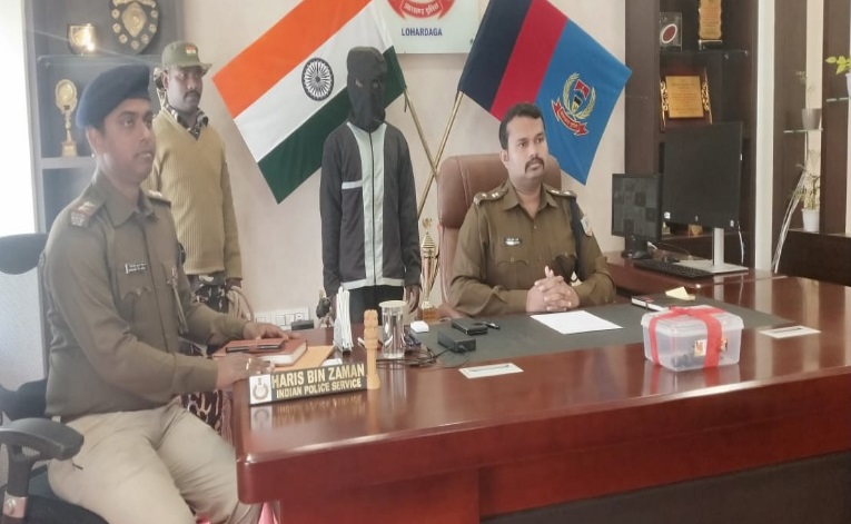 लोहरदगा में अवैध हथियार के साथ युवक गिरफ्तार