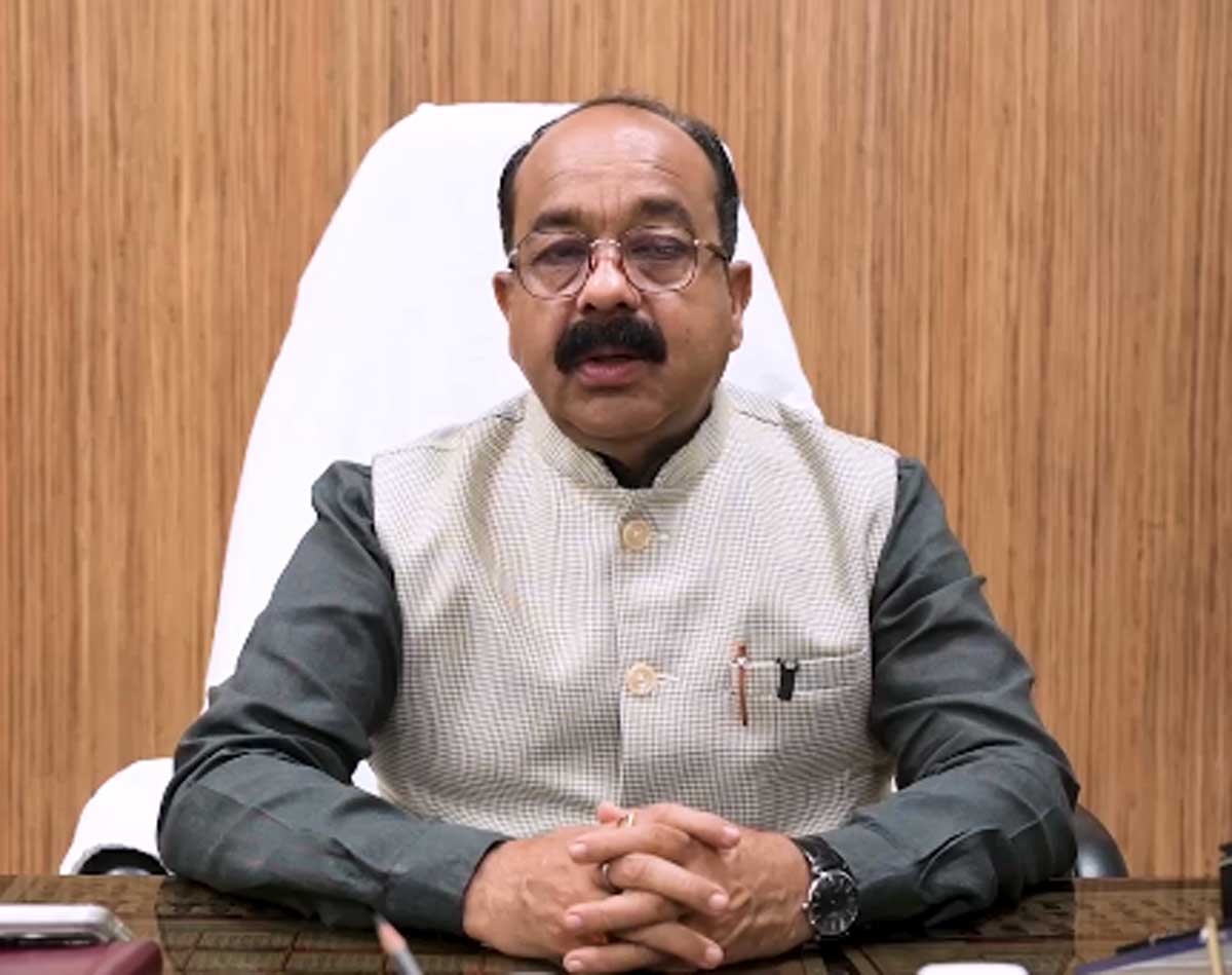 'संविधान सर्वोपरि है, राहुल गांधी नहीं'