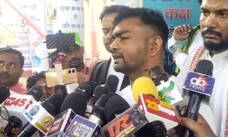 बोकारो संसदीय सीट से नामांकन के बाद जयराम महतो गिरफ्तार, समर्थकों के विरोध पर छोड़ा