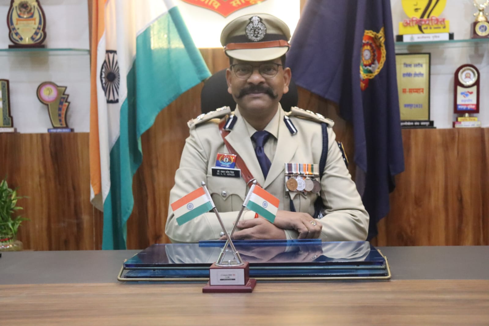 जशपुर : दुष्कर्म के आरोपित फरार आरक्षक पर इनाम घोषित, लुकआउट नोटिस जारी