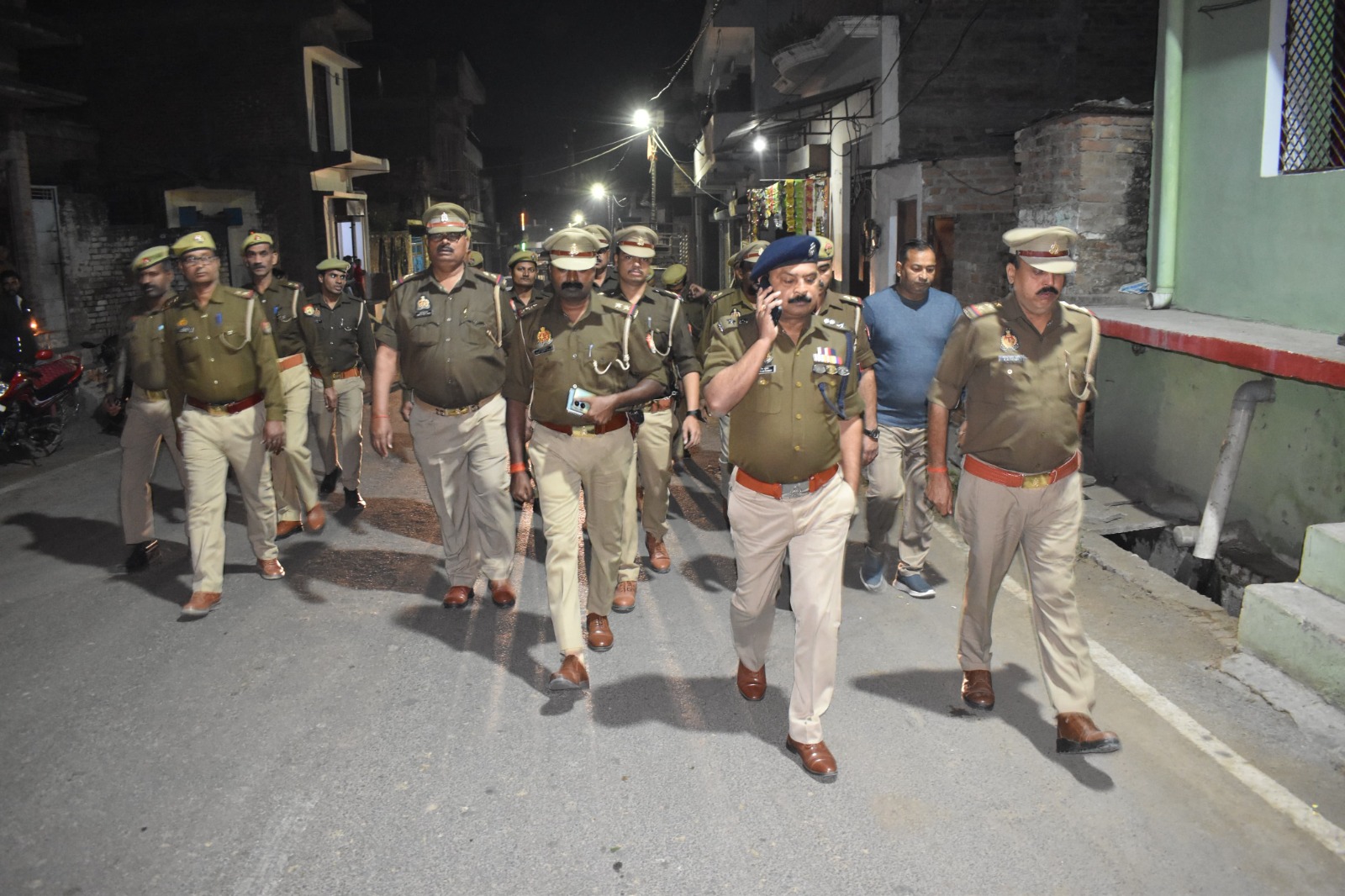 संभल में बिगड़े हालातों को लेकर पुलिस अलर्ट, मुस्लिम बहुल इलाकों में ड्रोन से निगरानी