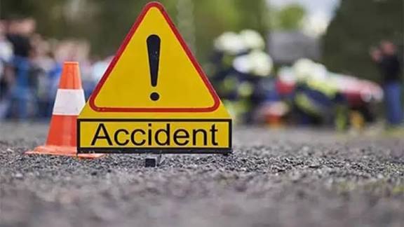 मध्य प्रदेश से आ रहे श्रद्धालुओं की बोलेरो ट्रैक्टर ट्राली से टकराई, तीन की मौत
