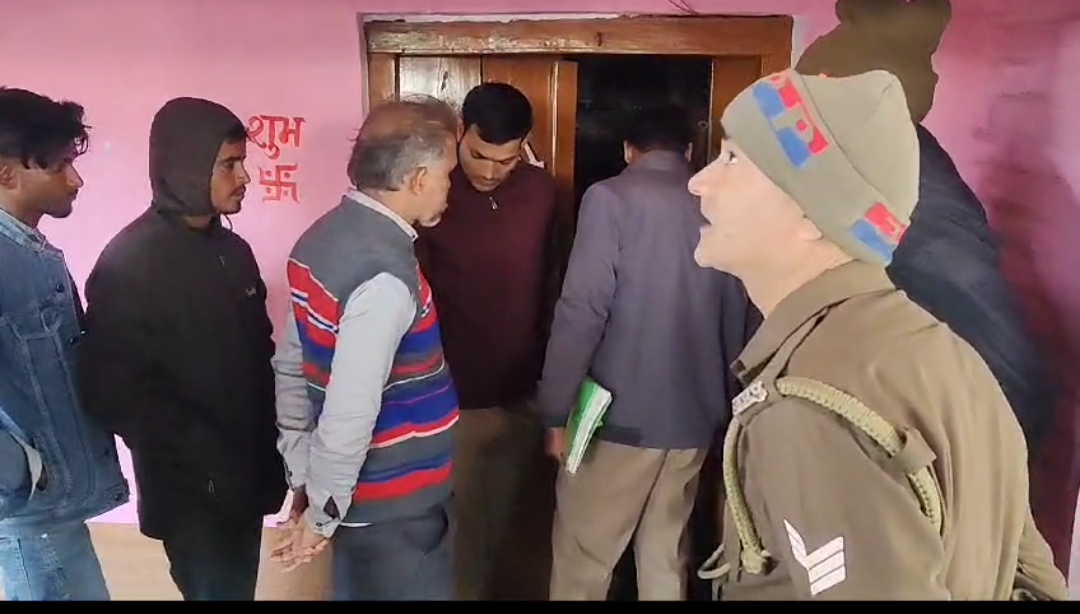 ज्लैलरी की दुकान में दस लाख के जेवरात की चोरी,  जांच में जुटी पुलिस