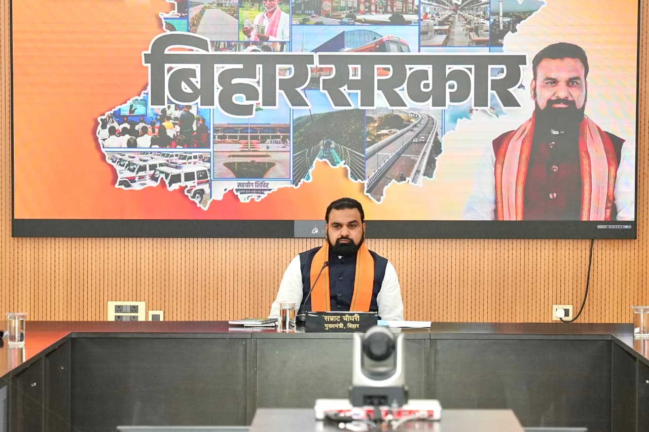 मेट्रो निर्माण से जनता को न हो परेशानी, सीएम ने ट्रैफिक प्रबंधन पर दिया जोर