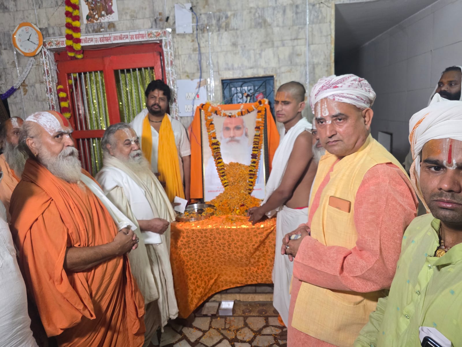 संताें ने महंत रामभजन दास रामायणी काे किया नमन