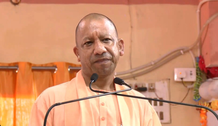 दुर्गति की ओर ले जाती है किसी भी राष्ट्र के भीतर की अराजकता : सीएम योगी
