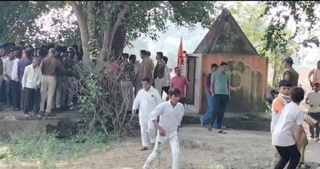 मध्य प्रदेश: बुरहानपुर जिले के लालबाग थाना क्षेत्र में शिव मंदिर में तोड़फोड़, ग्रामीण आक्रोशित