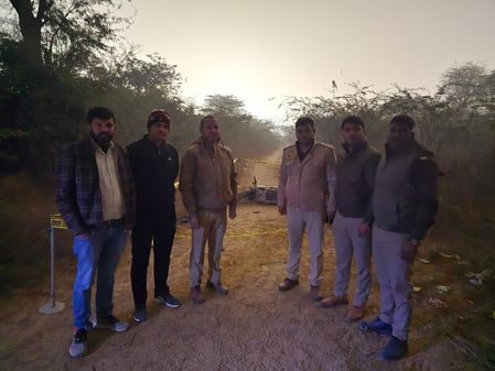मथुरा में मुठभेड़ के बाद 25 हजार का इनामी गो-तस्कर गिरफ्तार, पैर में लगी गोली