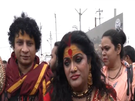 प्रयागराज: माघ मेले के पहले दिन त्रिवेणी संगम पर लगा श्रद्धालुओं का तांता, साधु-संतों ने भी किया पवित्र स्नान