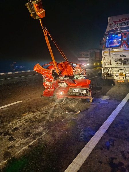 राजस्थान: चित्तौड़गढ़-उदयपुर राष्ट्रीय राजमार्ग पर भीषण सड़क हादसा, चार की मौत