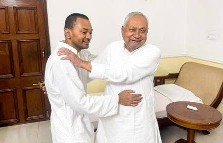 बिहार: नीतीश कुमार से दिल्ली न जाने की अपील, नालंदा में गूंजे ‘जय निशांत’ के नारे