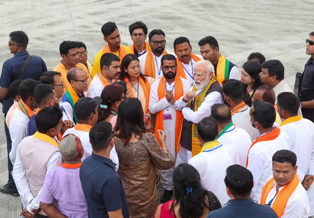 सिलीगुड़ी में पीएम मोदी का दावा—बंगाल का मिजाज साफ तौर पर भाजपा के पक्ष में