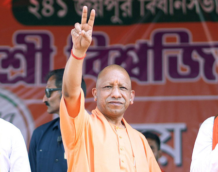 टीएमसी पर योगी का निशाना, तुष्टीकरण की राजनीति का आरोप