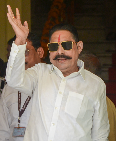 गोपालगंज में हथियार लहराने के मामले में अनंत सिंह और गुंजन सिंह को मिली अग्रिम जमानत