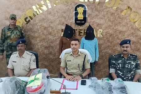 झारखंड के लातेहार में पुलिस के स्पेशल ऑपरेशन 'ड्रैगन-228' में नक्सलियों को लगा झटका, दो उग्रवादी गिरफ्तार