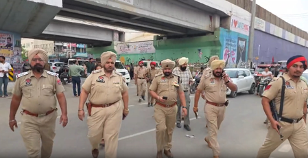 पंजाब में निकाय चुनाव को लेकर पुलिस ने किया फ्लैग मार्च, 26 मई को होगा मतदान