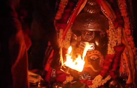 भस्म आरती में शामिल हुए हजारों श्रद्धालु, गूंजा महाकाल धाम