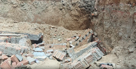 भोजपुर में दीवार गिरने से दो मासूमों की मौत, दादा घायल