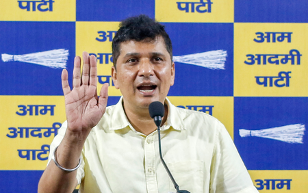 छतरपुर में वन भूमि पर कब्जे का आरोप, सौरभ भारद्वाज ने सरकार को घेरा