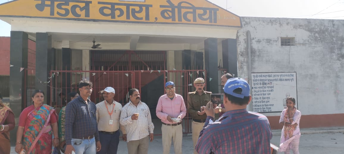 बेतिया जेल के कैदियों ने किया सर्वजन दवा का सेवन ,एक हजार 9 सौ 80 कैदी एवं 64 कर्मचारियों ने खाई दवा
