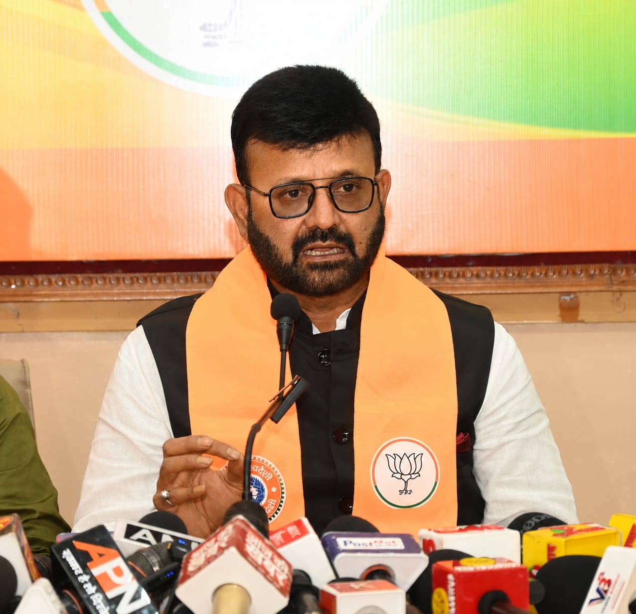 ट्रेजरी घोटाले पर सरकार पर प्रतुल शाहदेव का हमला, वरिष्ठ अधिकारियों को बचाने का आरोप