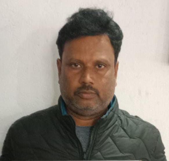 पुलिस ने 81 लाख रुपये की धोखाधड़ी मामले में ठेकेदार काे किया गिरफ्तार