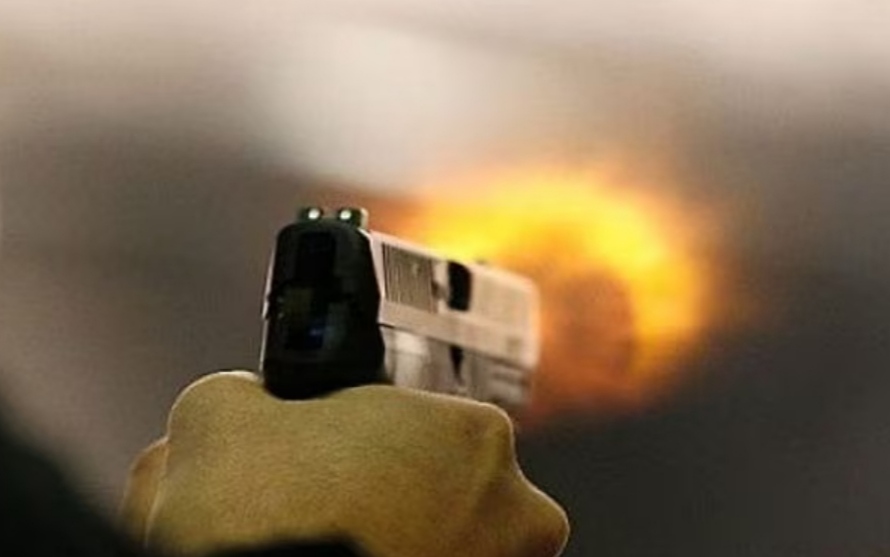 सीआरपीएफ जवान ने खुद को गोली मारकर की आत्महत्या