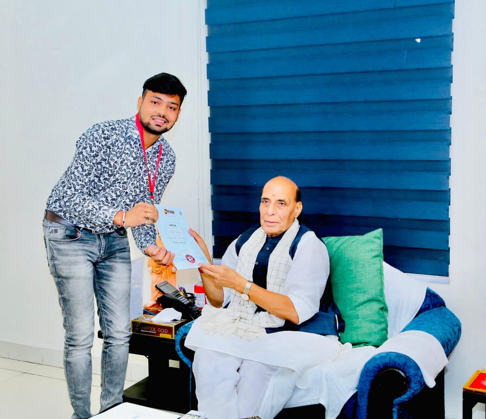 चित्रकार अनिकेत राज को मिला गोल्ड मेडल