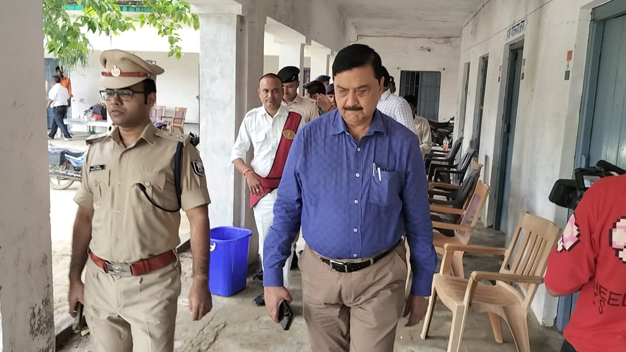 कड़ी सुरक्षा के बीच सिपाही भर्ती परीक्षा संपन्न, 6522  परीक्षार्थियों में 2452 परीक्षार्थी रहे अनुपस्थित