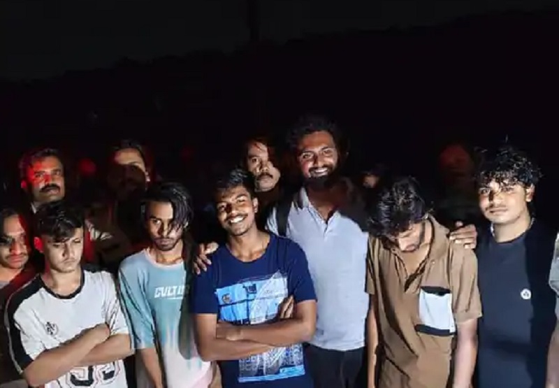 भारी बारिश के बीच भोपाल में रेस्क्यू ऑपरेशन, पिकनिक स्पॉट पर फंसे 7 युवकों को सुरक्षित निकाला