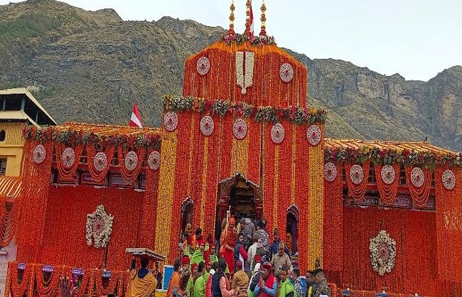 बदरीनाथ चढ़ावा विवाद से फिर चर्चा में आया देवस्थानम बोर्ड का मुद्दा